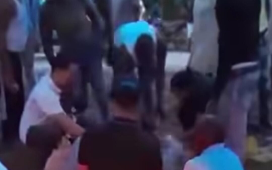 Tres personas heridas tras volcarse jeepeta en la Autovía del Nordeste, en Monte Plata
